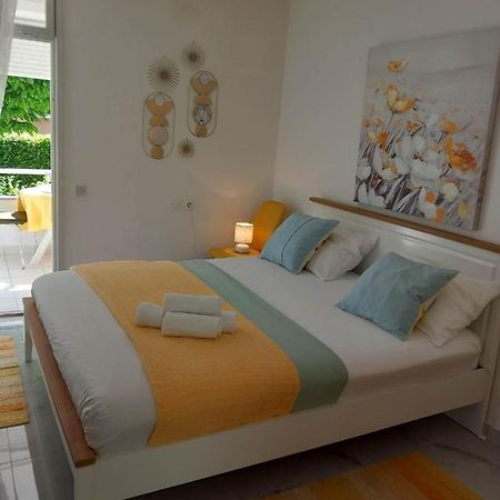 Studio Apartman Marija Petrcane Bagian luar foto